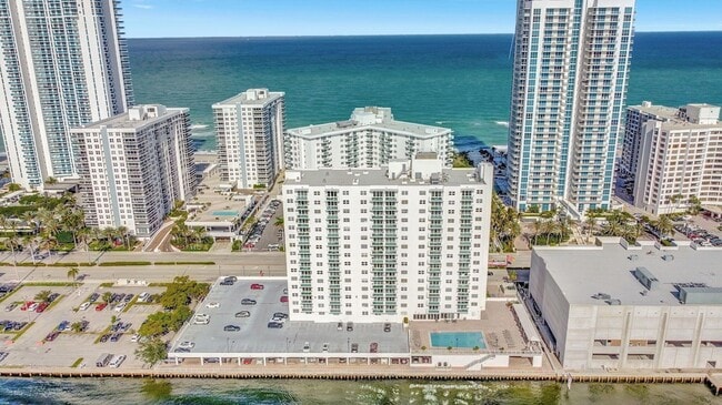 Building Photo - 3000 S Ocean Dr