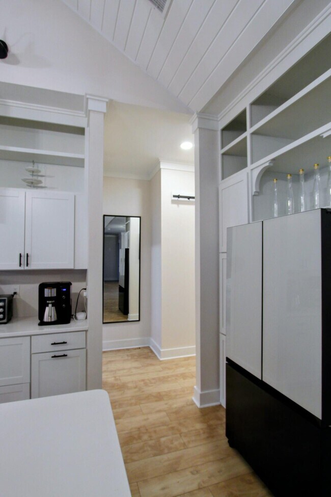 Building Photo - 3116 Pinot Way