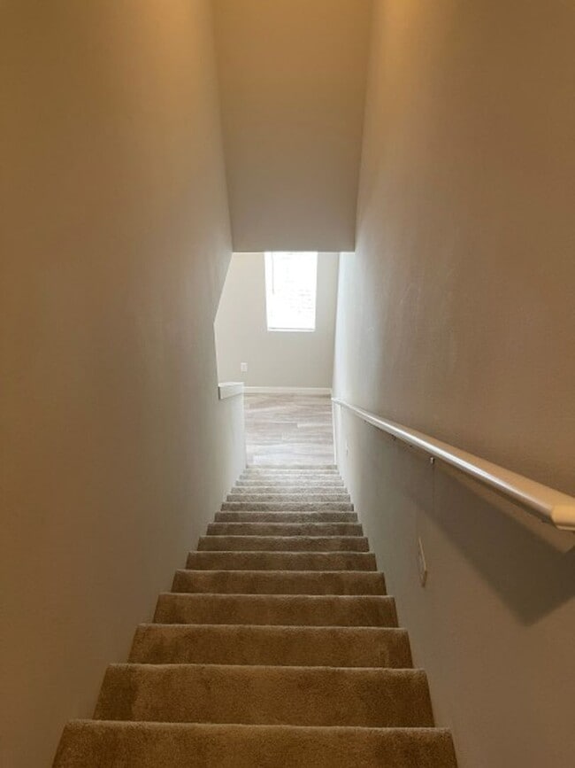 Building Photo - 4bd/3.5ba Lynnwood Townhome