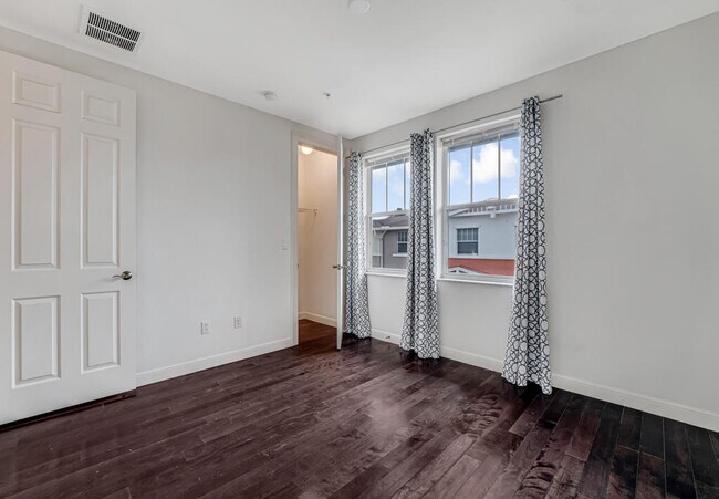 Building Photo - 1727 San Benito Way