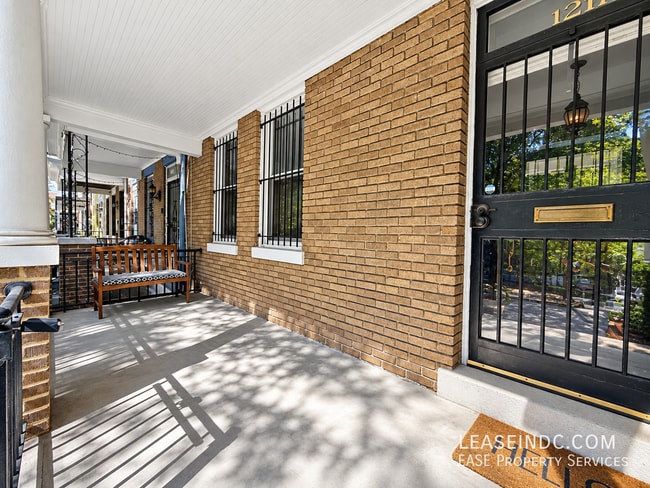 Building Photo - 1211 Park Rd NW