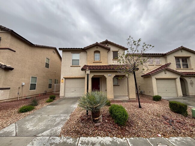 Primary Photo - Beautiful 3 bedroom / 2.5 bath home!