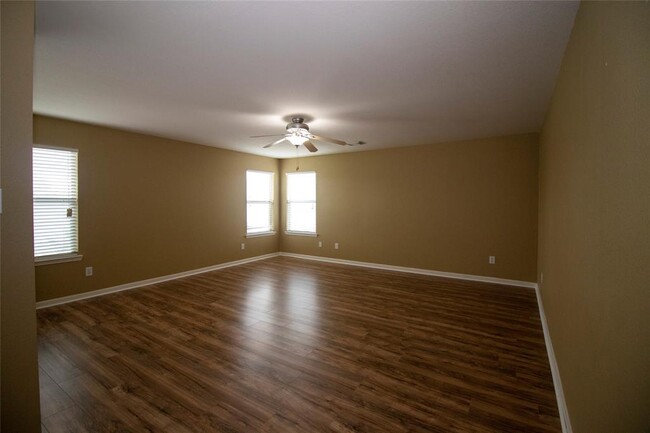 Building Photo - 21534 Pointed Oak Ln