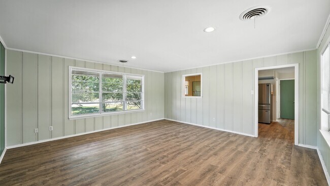 Building Photo - 476 Granada Dr