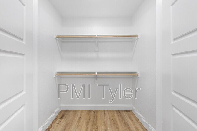 Building Photo - 1247 Bonham St