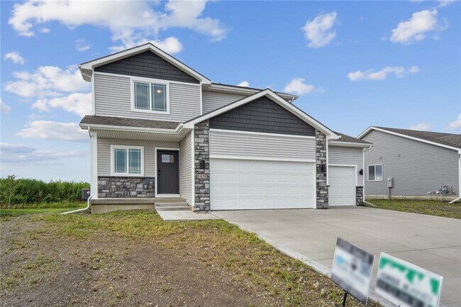 Building Photo - Single Family Home For Rent!