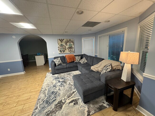 Building Photo - 691 Bear Creek Rd