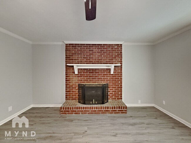 Building Photo - 2180 Rockdale Dr NW