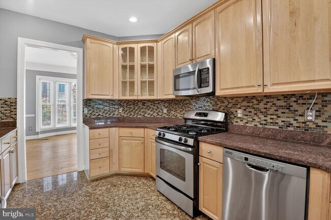 Building Photo - 1169 Regal Oak Dr