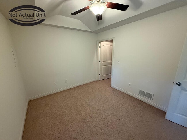 Building Photo - 7437 Noah Ct