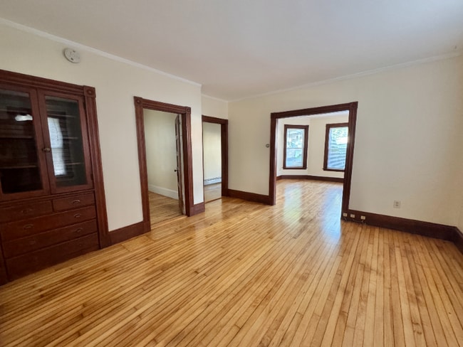 Building Photo - 66 Center St