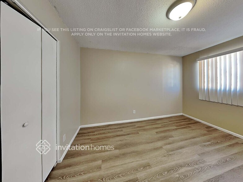 Building Photo - 3409 W Poinsettia Dr