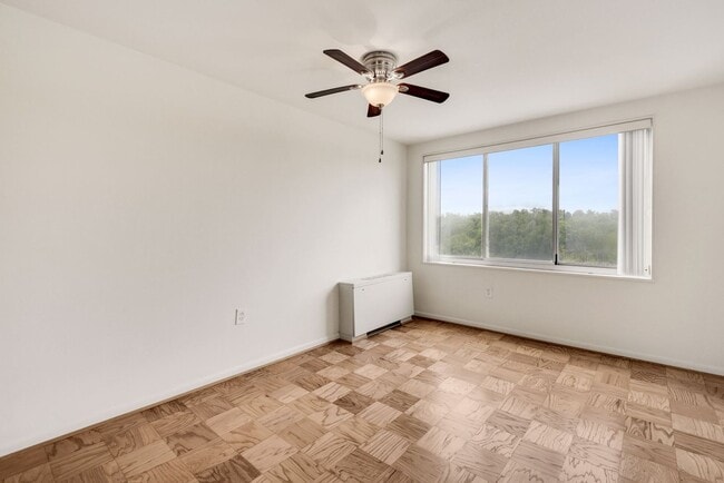 Building Photo - North Bethesda Studio - Walk to Metro - Utilities Included