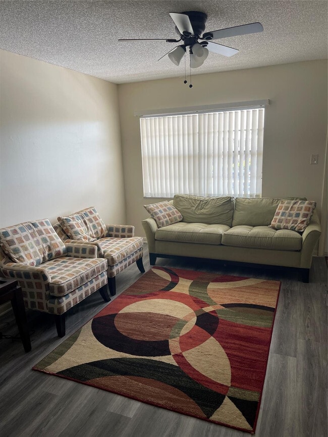 Building Photo - 7355 NW 5th Pl