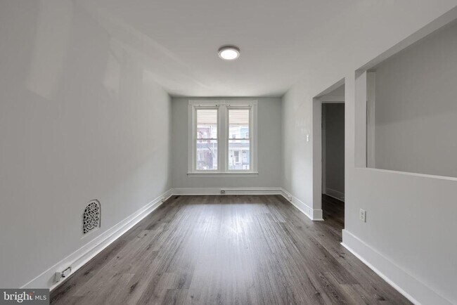 Building Photo - 611 S Prince St