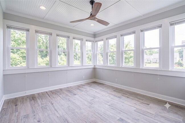 Building Photo - Beautiful in Buford!