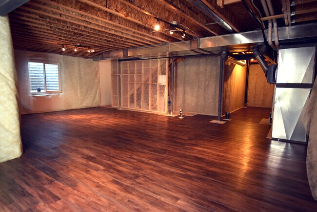 Building Photo - Great House in Rigden Farms