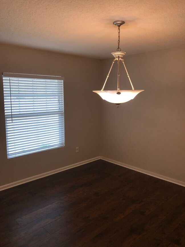 Building Photo - 3 br, 2 bath House - 185 TWIN LAKES DRIVE