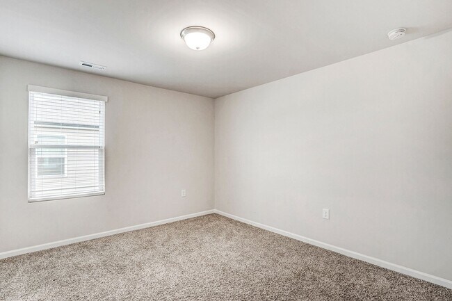Building Photo - 205 Wilbur Lake Dr