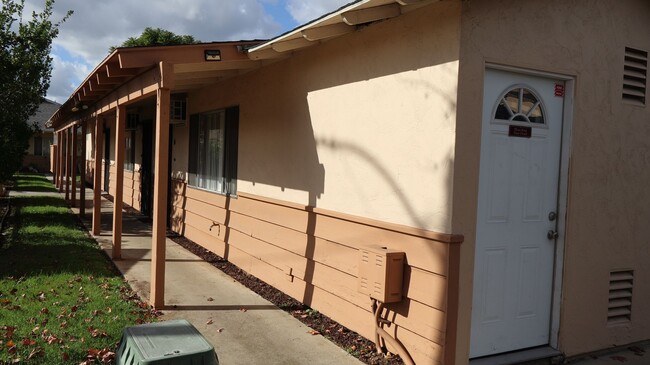 Building Photo - 1 bedroom 1 bath single level apartment in El Cajon City