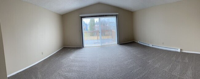 Building Photo - 1005