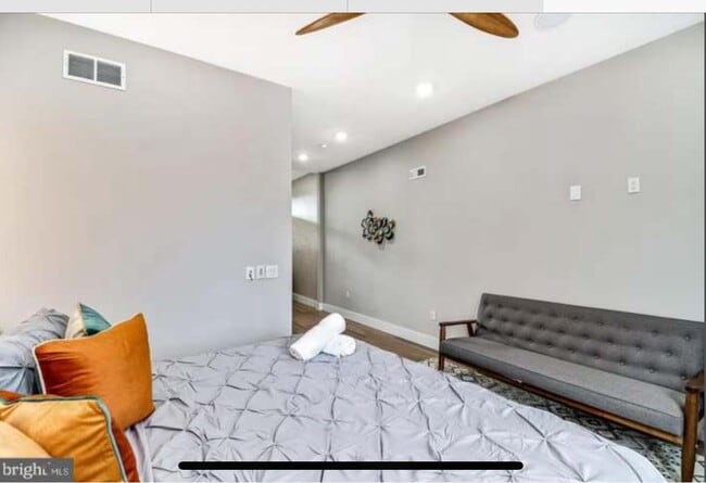 Building Photo - 2309 Dickinson St