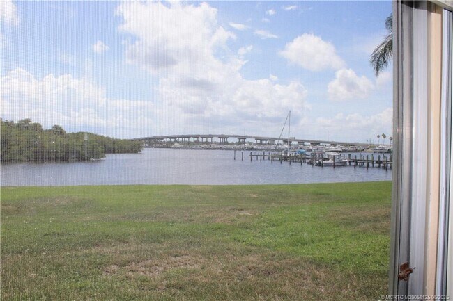 Building Photo - 2600 S Kanner Hwy