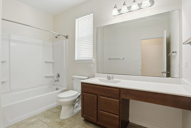 Building Photo - Single-Story Solar-Powered Home Near Braunig Lake – Comfortable & Convenient!