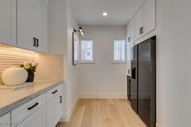 Building Photo - 8777 W Maule Ave