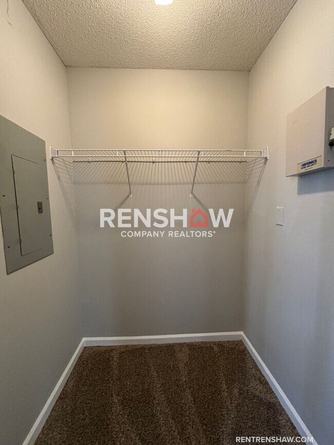 Building Photo - Text the Leasing Team at 901-820-4367 to S...