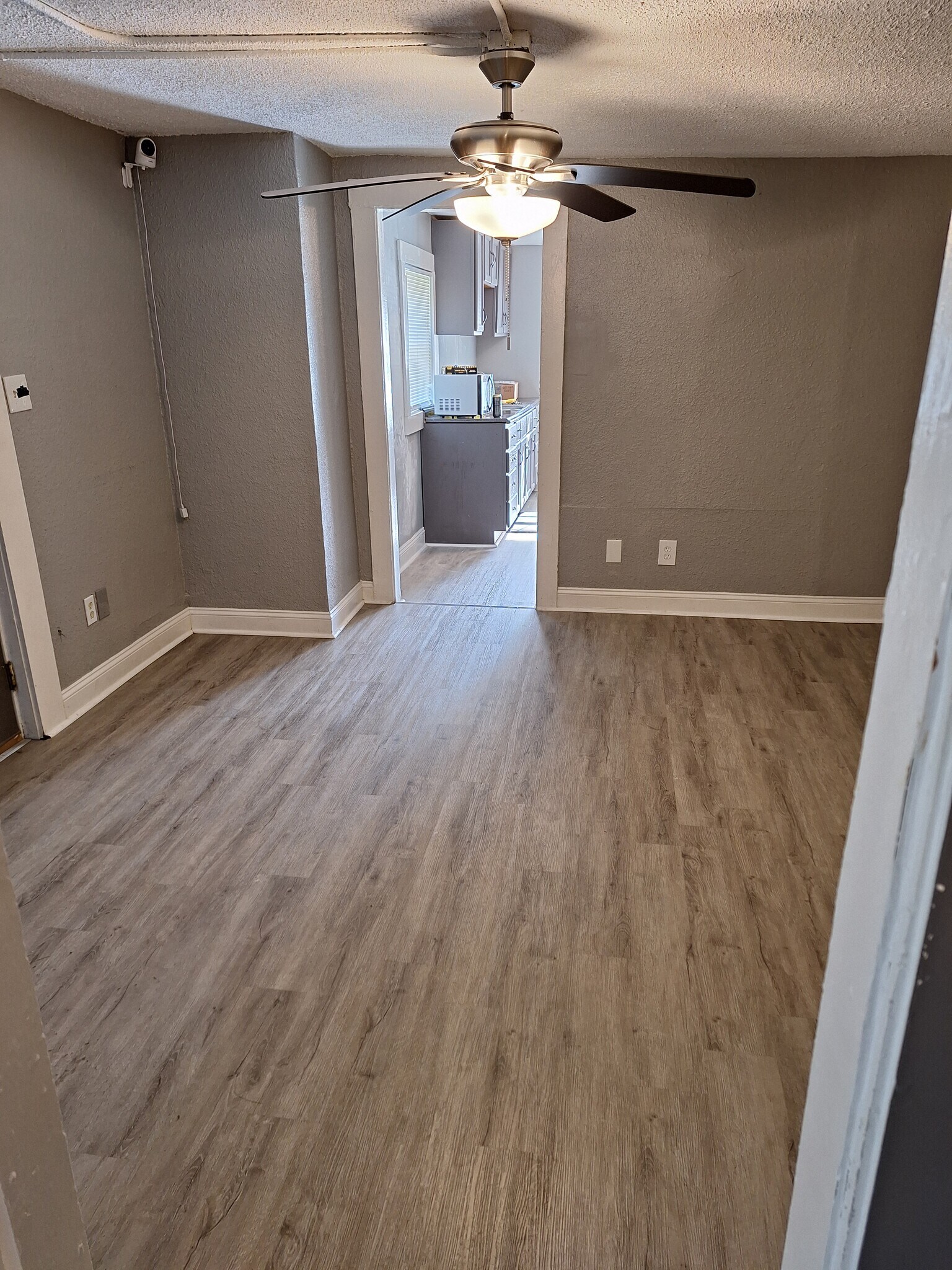 Building Photo - 416 Howell St