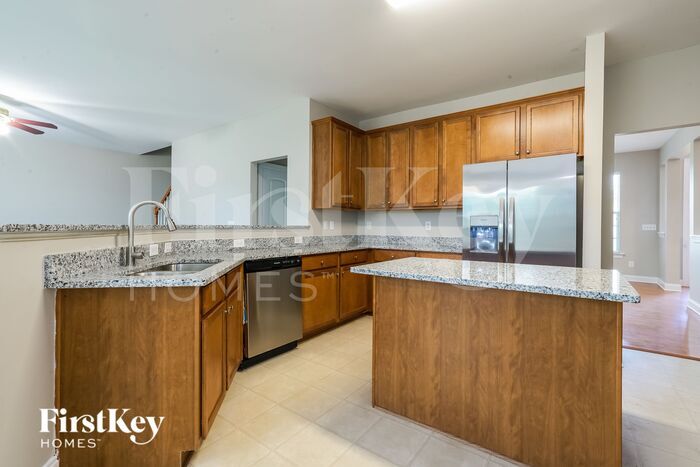Building Photo - 221 Ironwood Dr