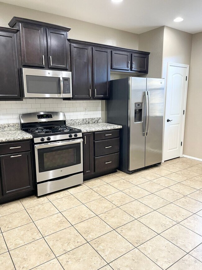 Building Photo - 3454 E Azalea Dr