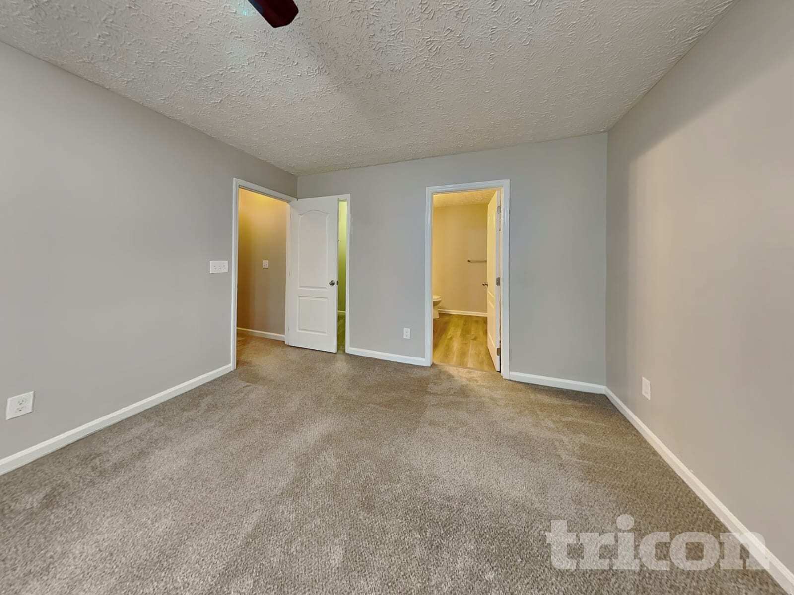 Building Photo - 1829 Elkpark Dr