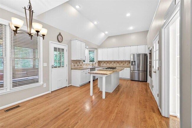 Building Photo - 4582 Campenille Ct