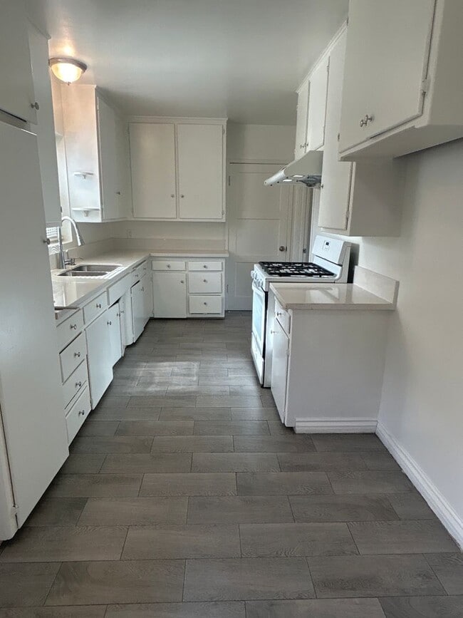 Building Photo - Spacious 3-Bed, 2-Bath Temple City House with 2-Car Garage