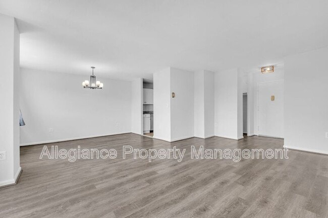 Building Photo - 1225 Martha Custis Dr