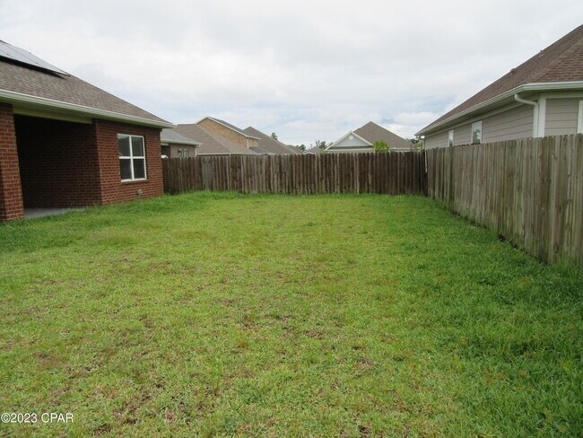 Building Photo - 105 N Shoreview Dr.