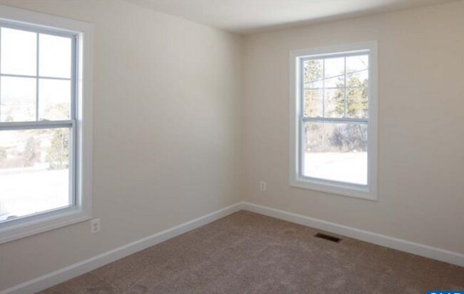 Building Photo - 2410 Winthrop Dr