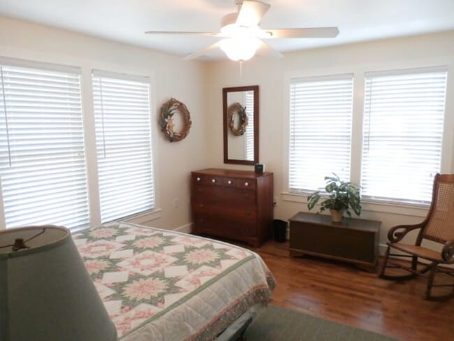 Building Photo - Charming 1 Bedroom Cottage