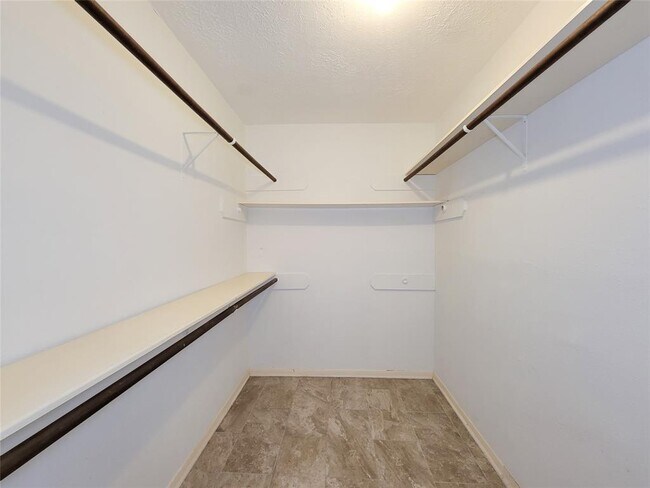 Building Photo - 21303 Park Holly Ct