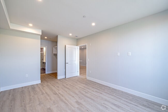 2BD, 2BA - 1104SF - Primary Bedroom - Skylar Lofts