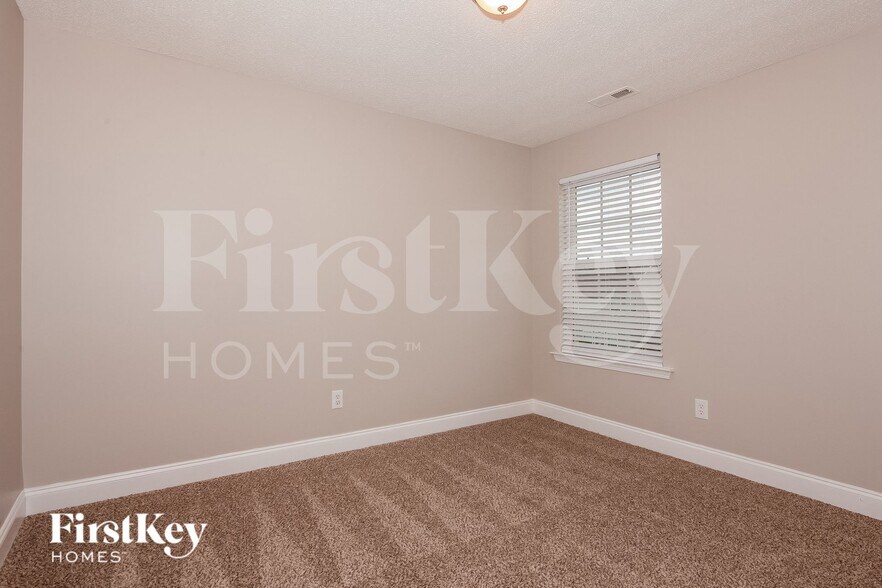 Building Photo - 3240 Denali Ct