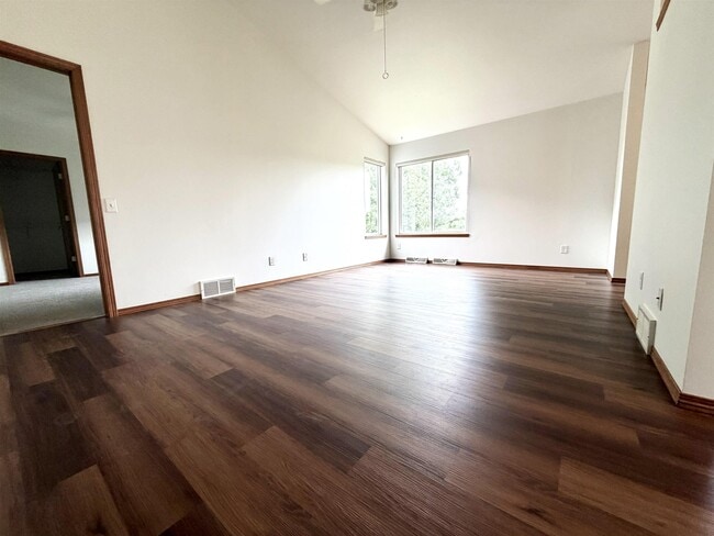 Building Photo - 1217 Glacier Hill Dr