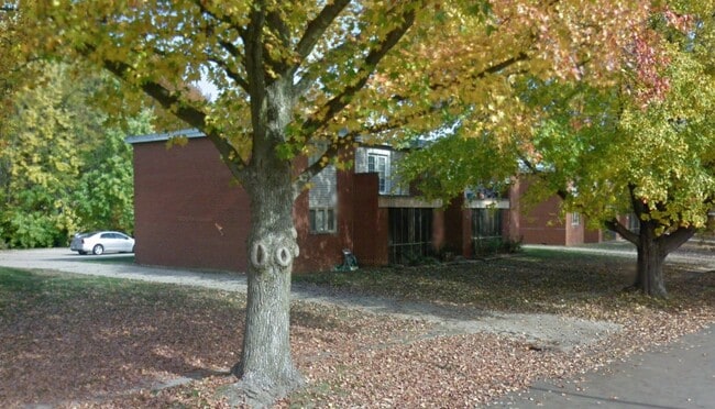 Primary Photo - 2207 Saratoga Dr