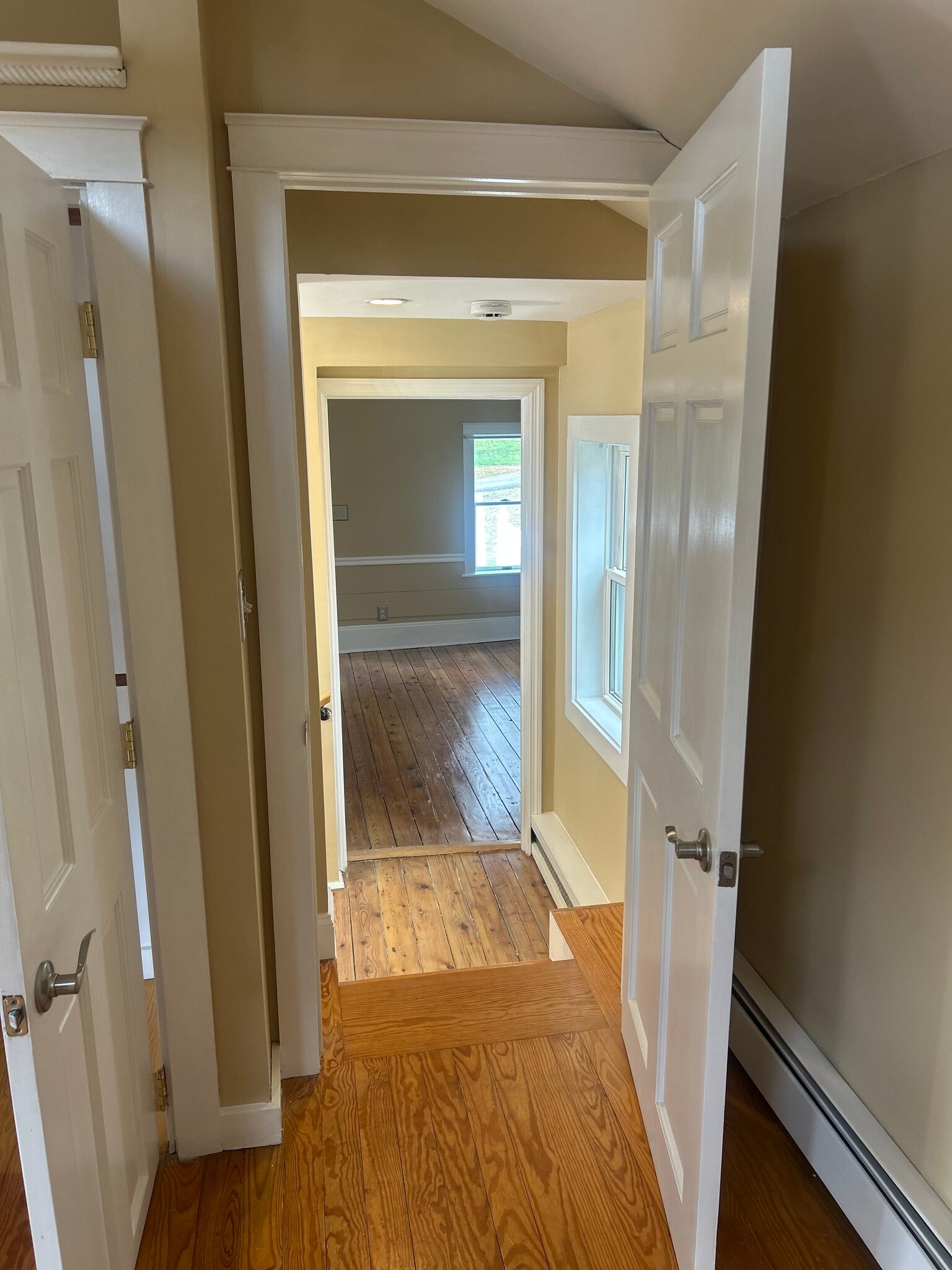 Building Photo - 303 Waterbury Hill Rd