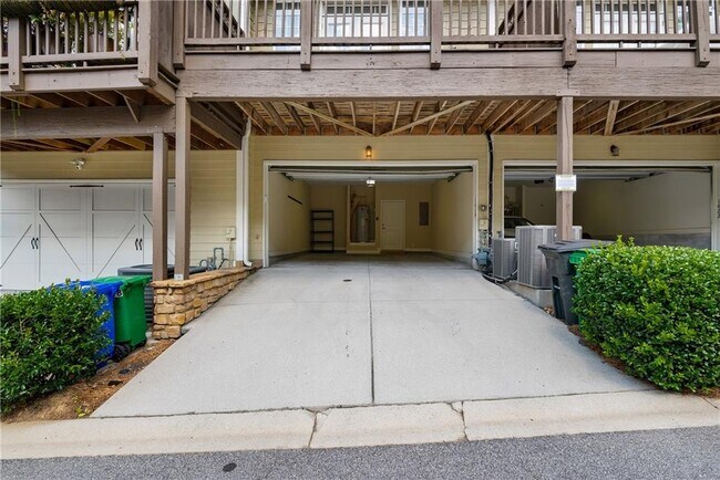 Building Photo - 1420 Briarhaven Trail