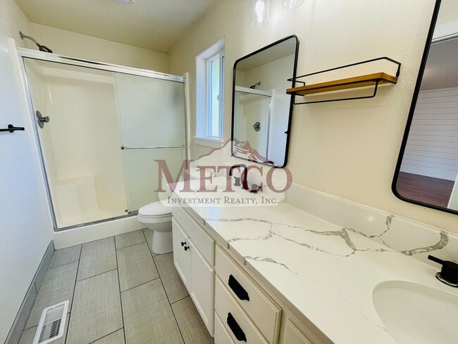 Building Photo - Beautiful 3 bedroom Santa Clara home