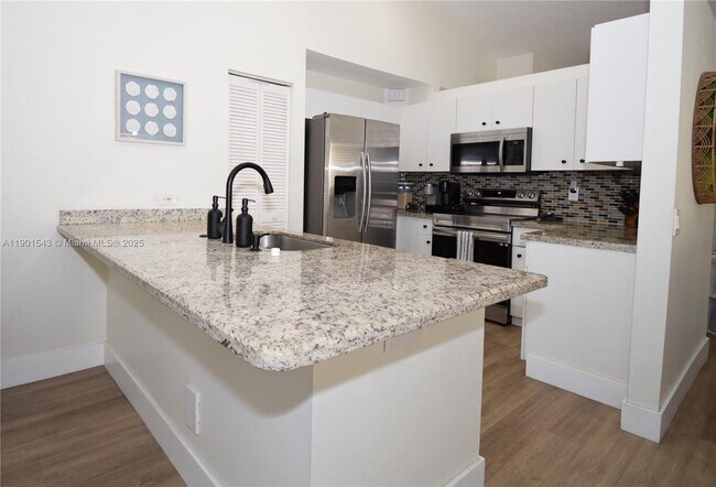 Building Photo - 794 San Remo Dr