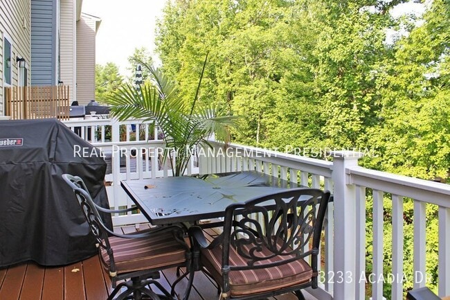 Building Photo - 3233 Acadia Dr